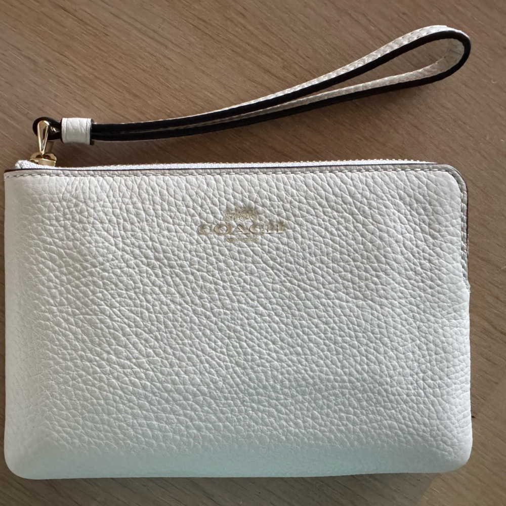 Coach Corner Zip Leather Wristlet